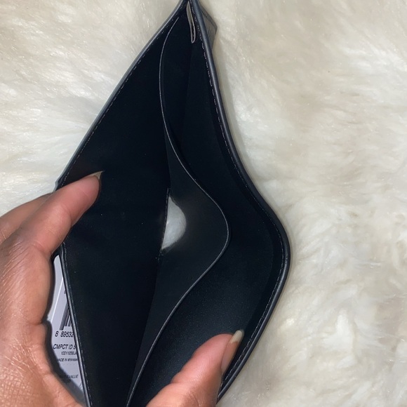 Men’s Wallet - 3 in 1 wallet in embossed signature leather - Picture 6 of 7